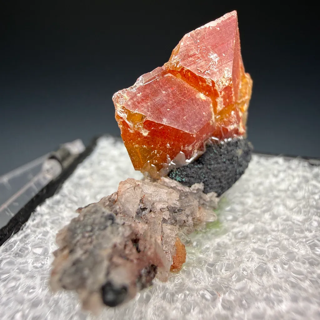 Wulfenite - image 3