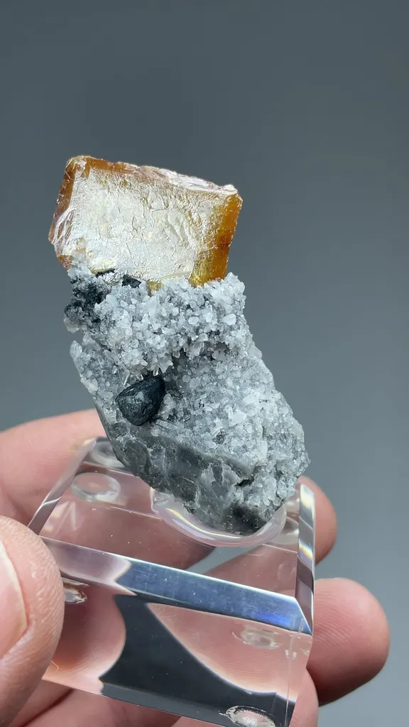 Wulfenite - image 2
