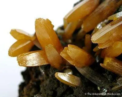 Wulfenite - image 3
