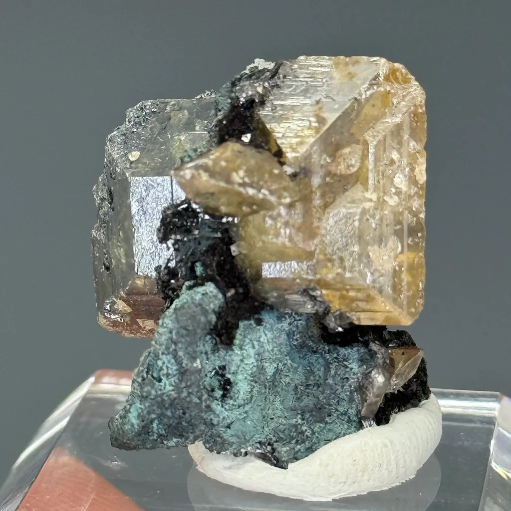 Wulfenite image