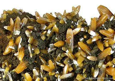 Wulfenite - image 3