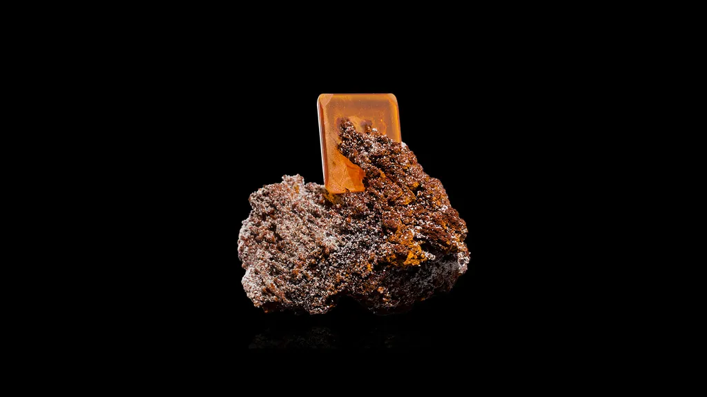 Wulfenite image