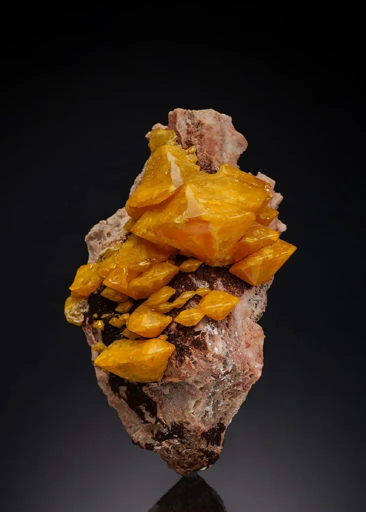 WULFENITE image