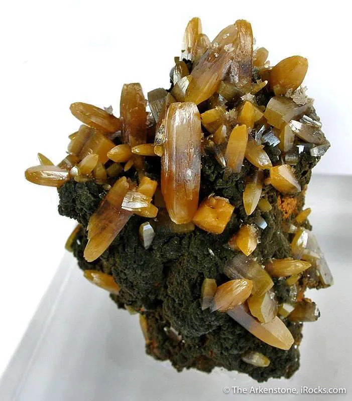 Wulfenite (Bipyramidal) image