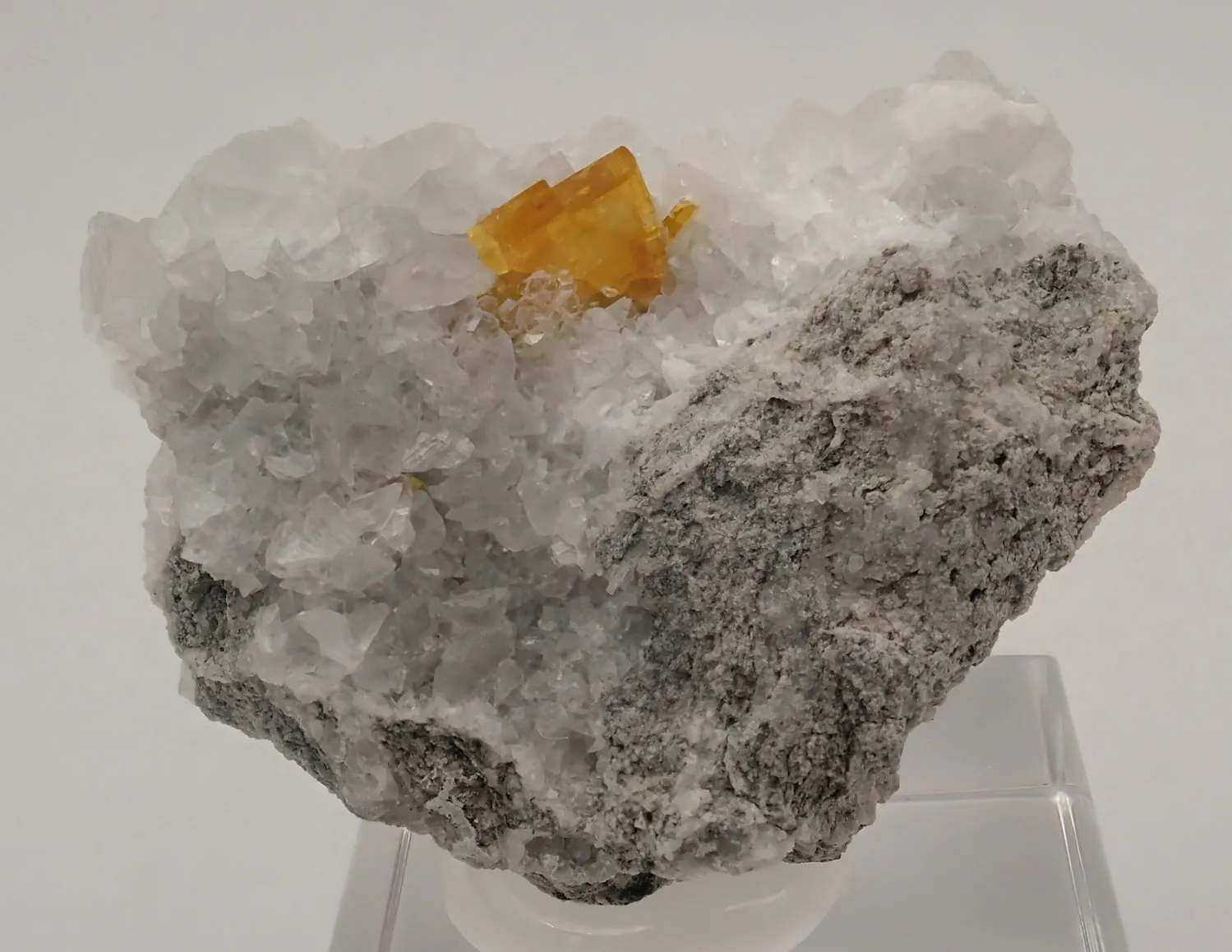 Wulfenite - image 2