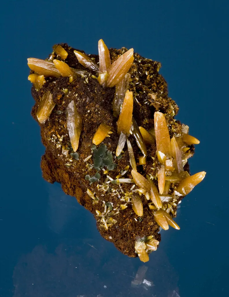 Wulfenite - image 3