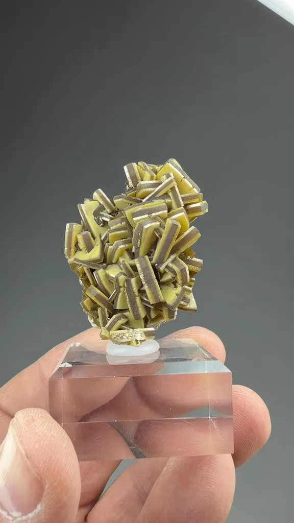 Wulfenite - image 2