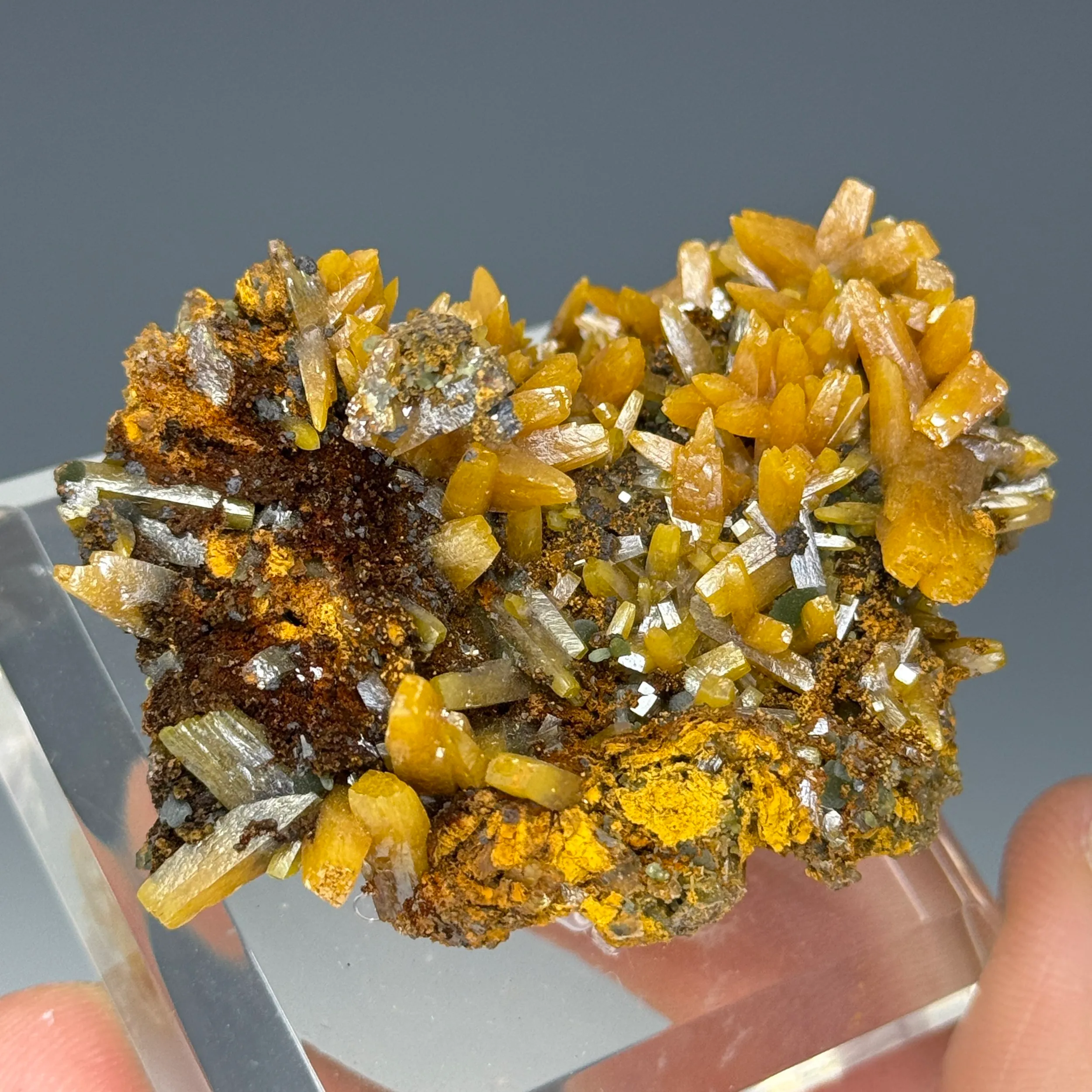 Wulfenite - image 3