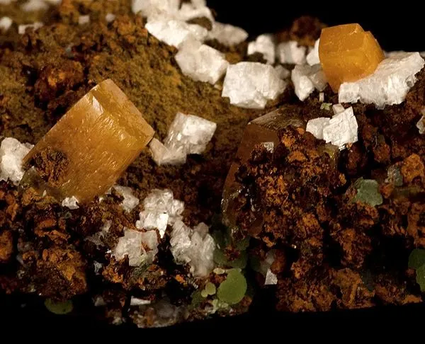 Wulfenite, Calcite, Mimetite - image 2