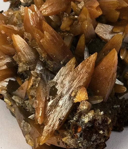Wulfenite - image 2