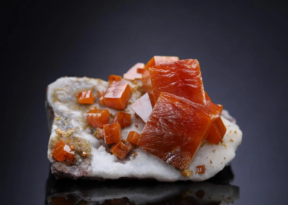 Wulfenite - image 1