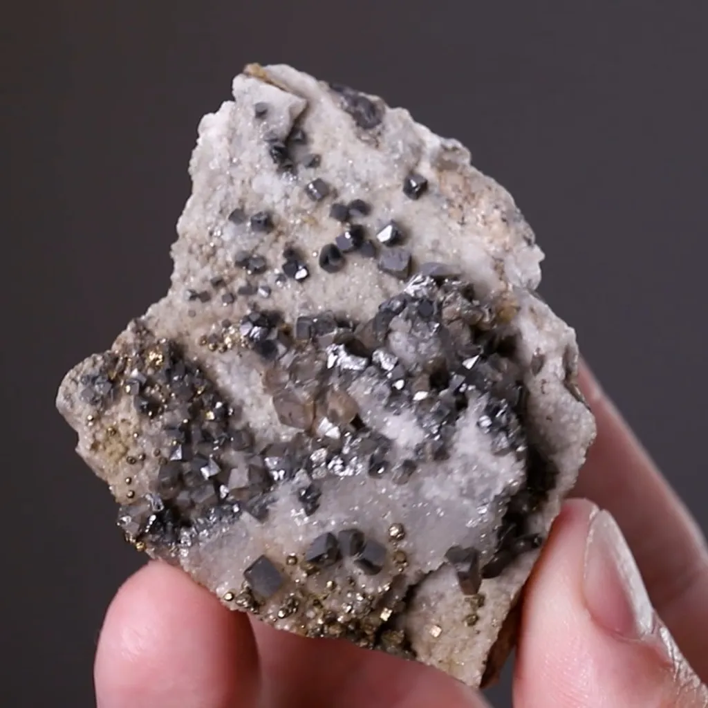 Wulfenite - image 2