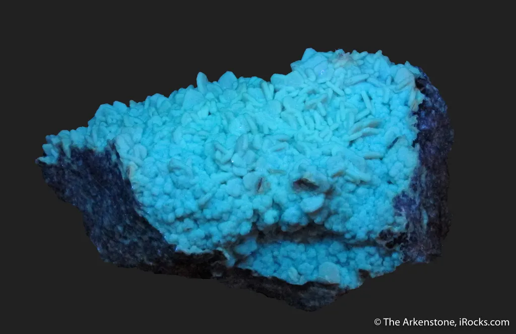 Wulfenite coated by Quartz, on Chalcedony - image 7