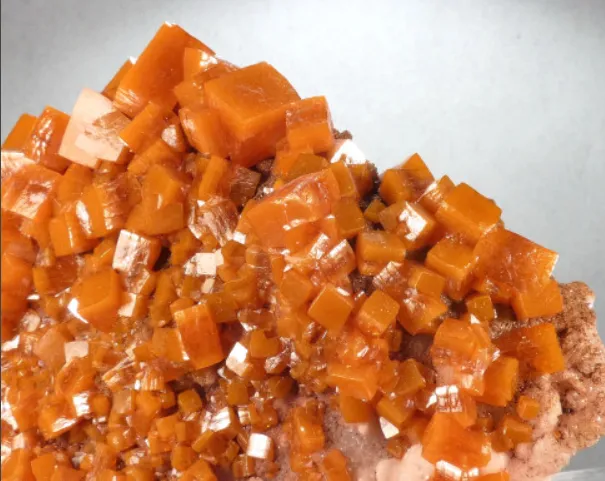 Wulfenite crystal grouping image