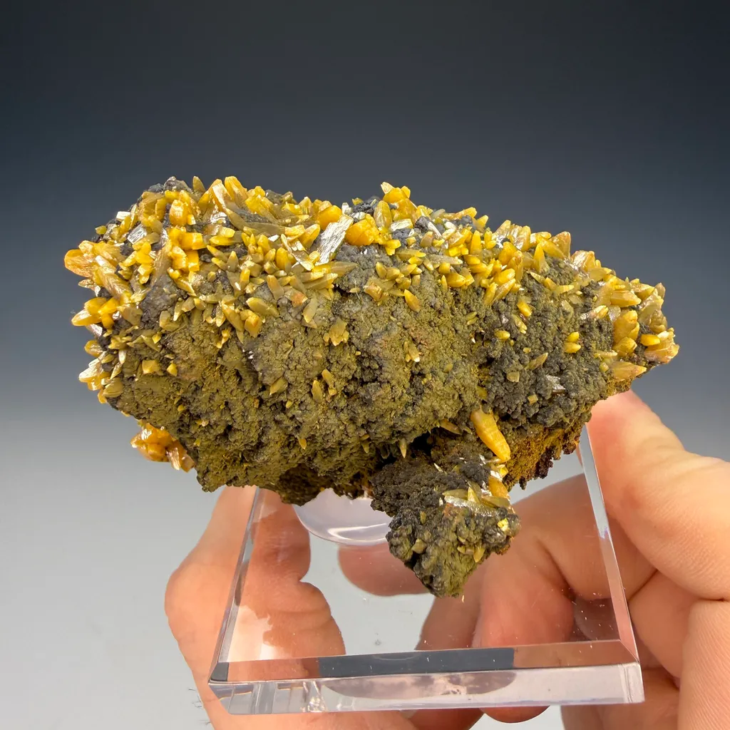 Wulfenite - image 4