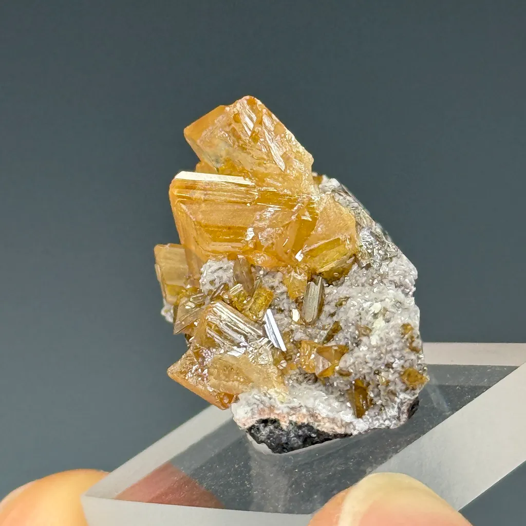 Wulfenite - image 2