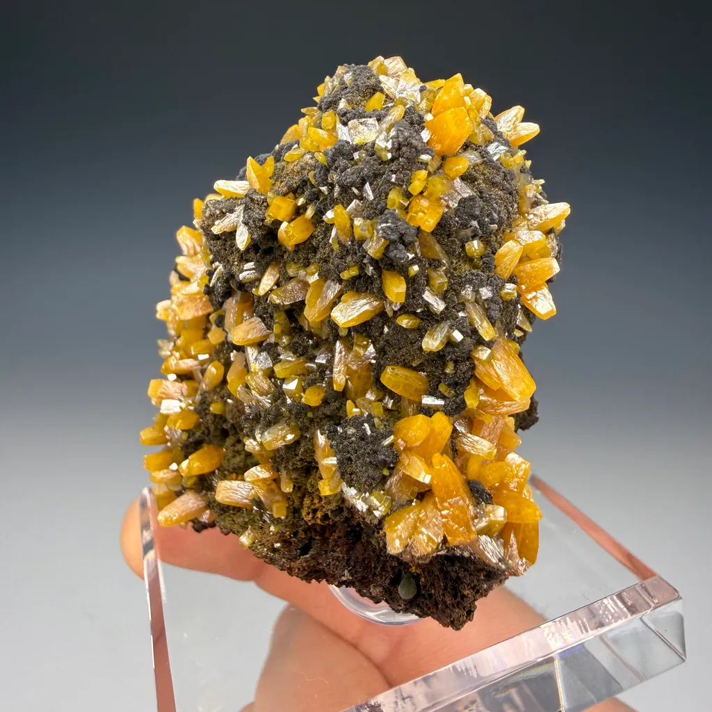 Wulfenite - image 3