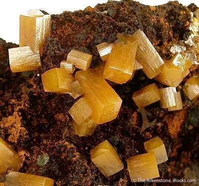 Wulfenite - image 3