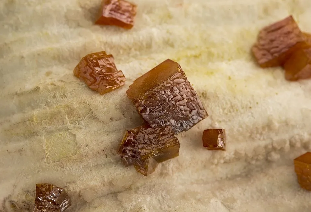 Wulfenite - image 3