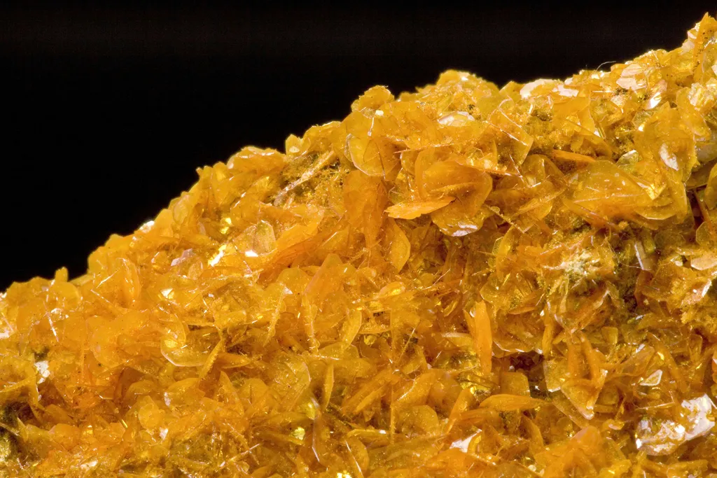 Wulfenite - image 3