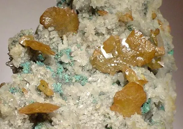 Wulfenite, Devilline, Serpierite - image 2