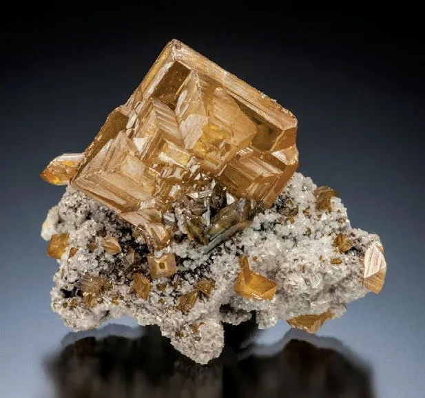 Wulfenite, Dolomite image