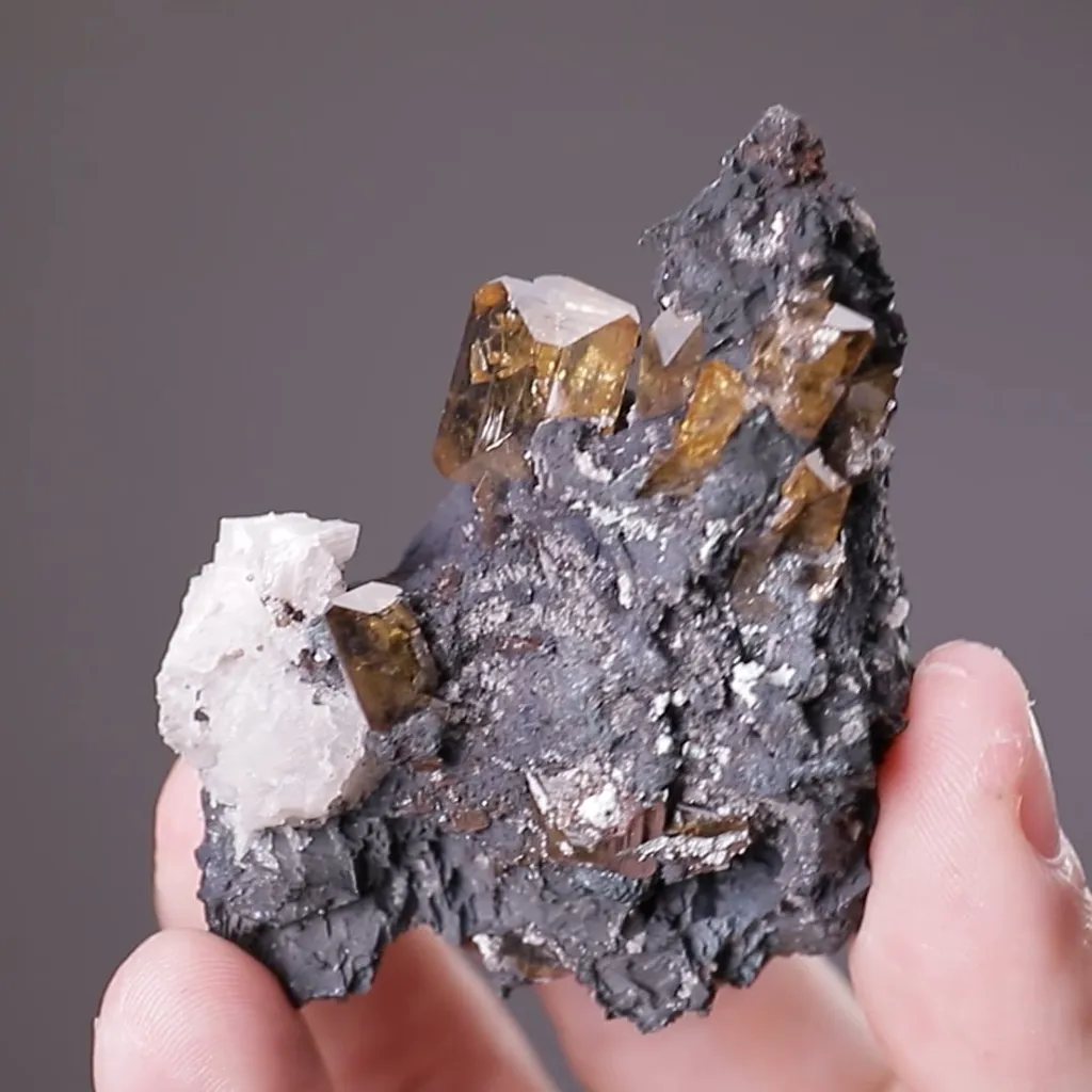 Wulfenite - image 2