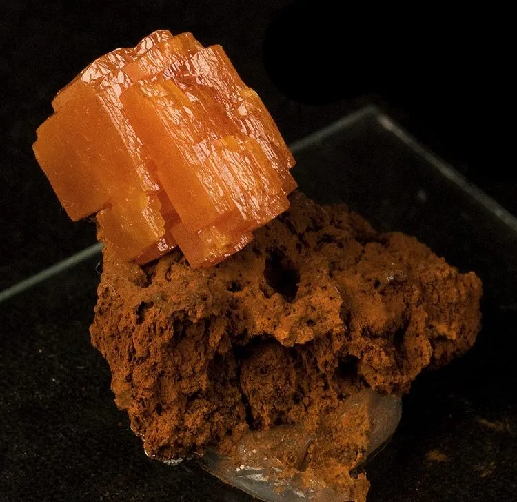 Wulfenite image