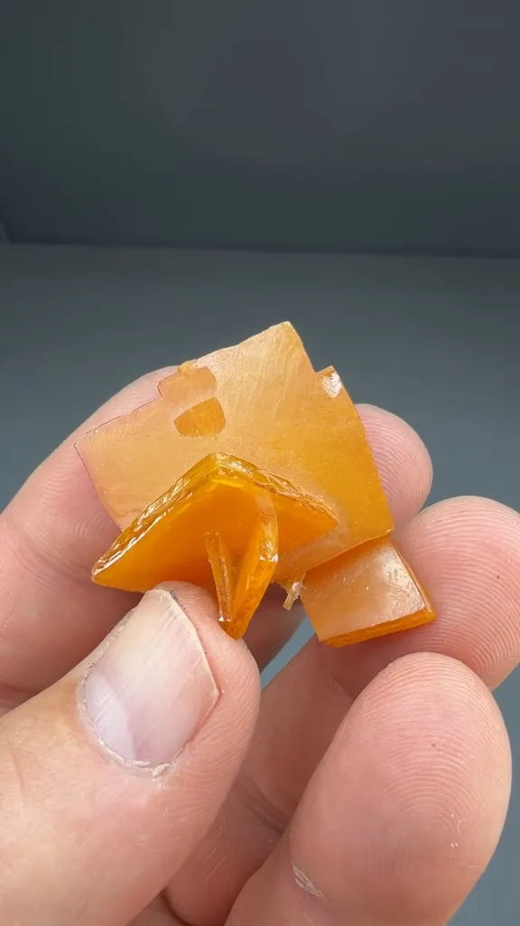Wulfenite - image 2