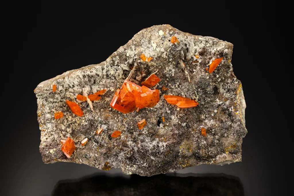 Wulfenite image