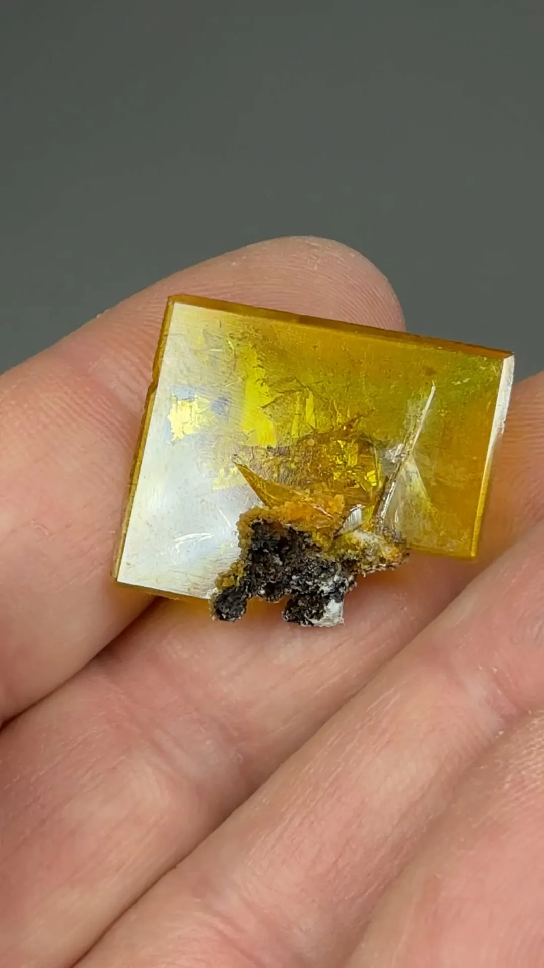 Wulfenite - image 2
