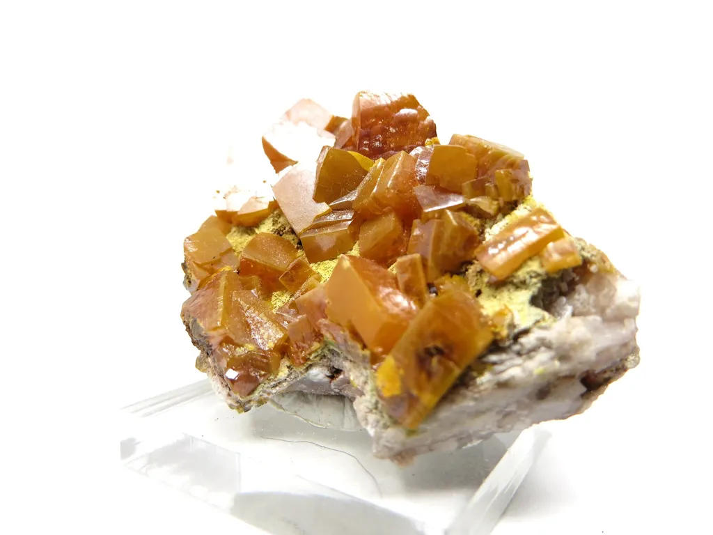 Wulfenite - image 3
