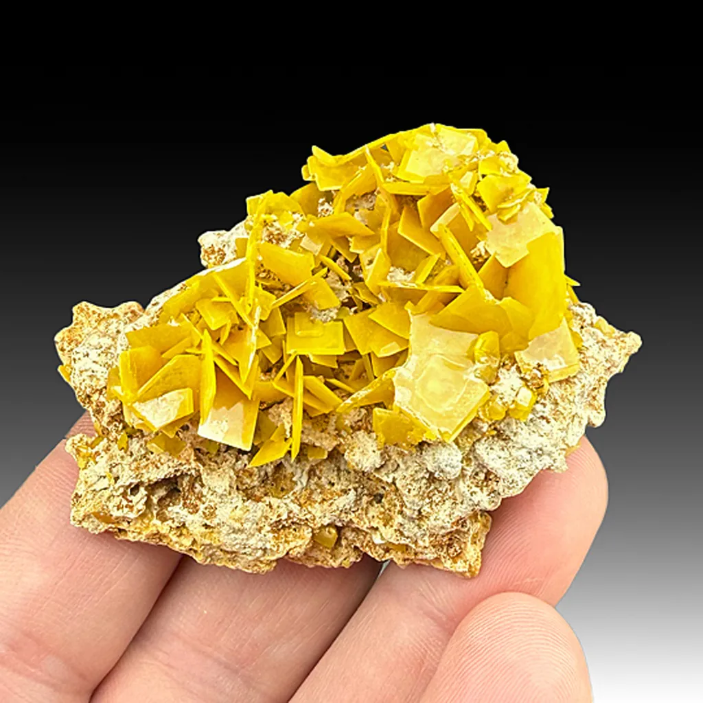 Wulfenite image