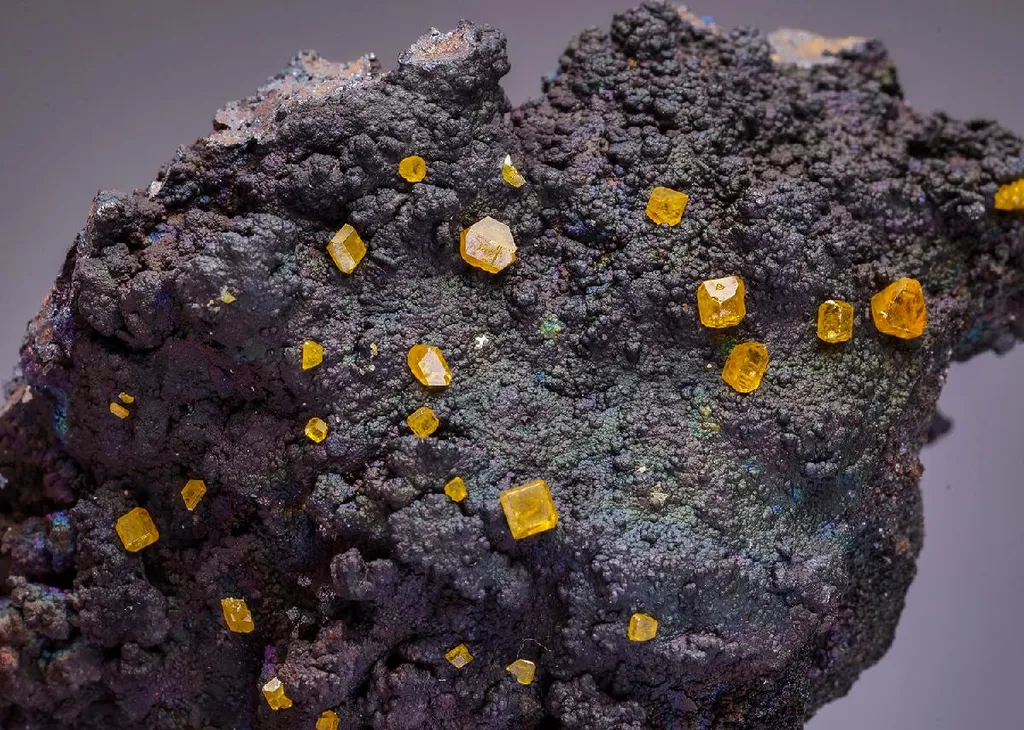 Wulfenite image