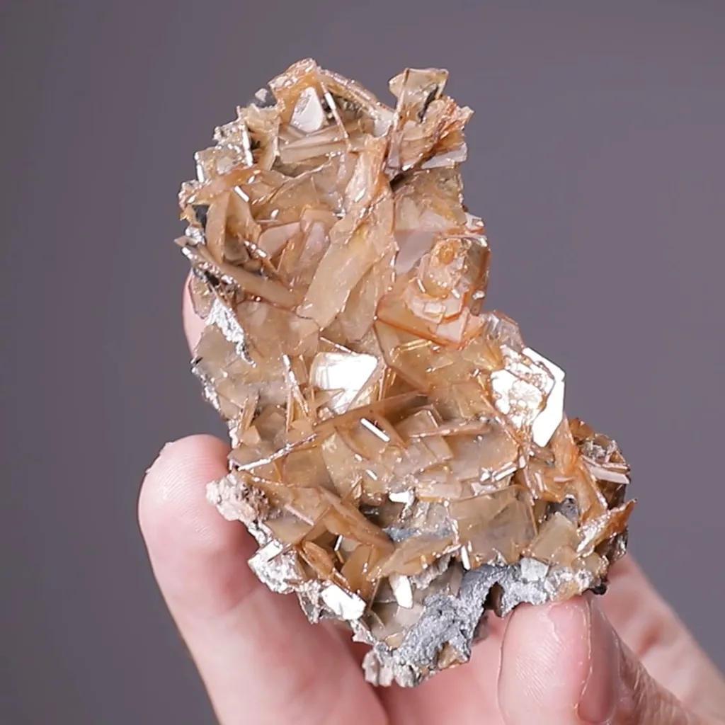 Wulfenite image