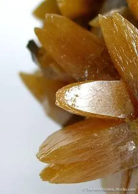 Wulfenite - image 4
