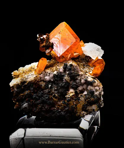 Wulfenite - image 4