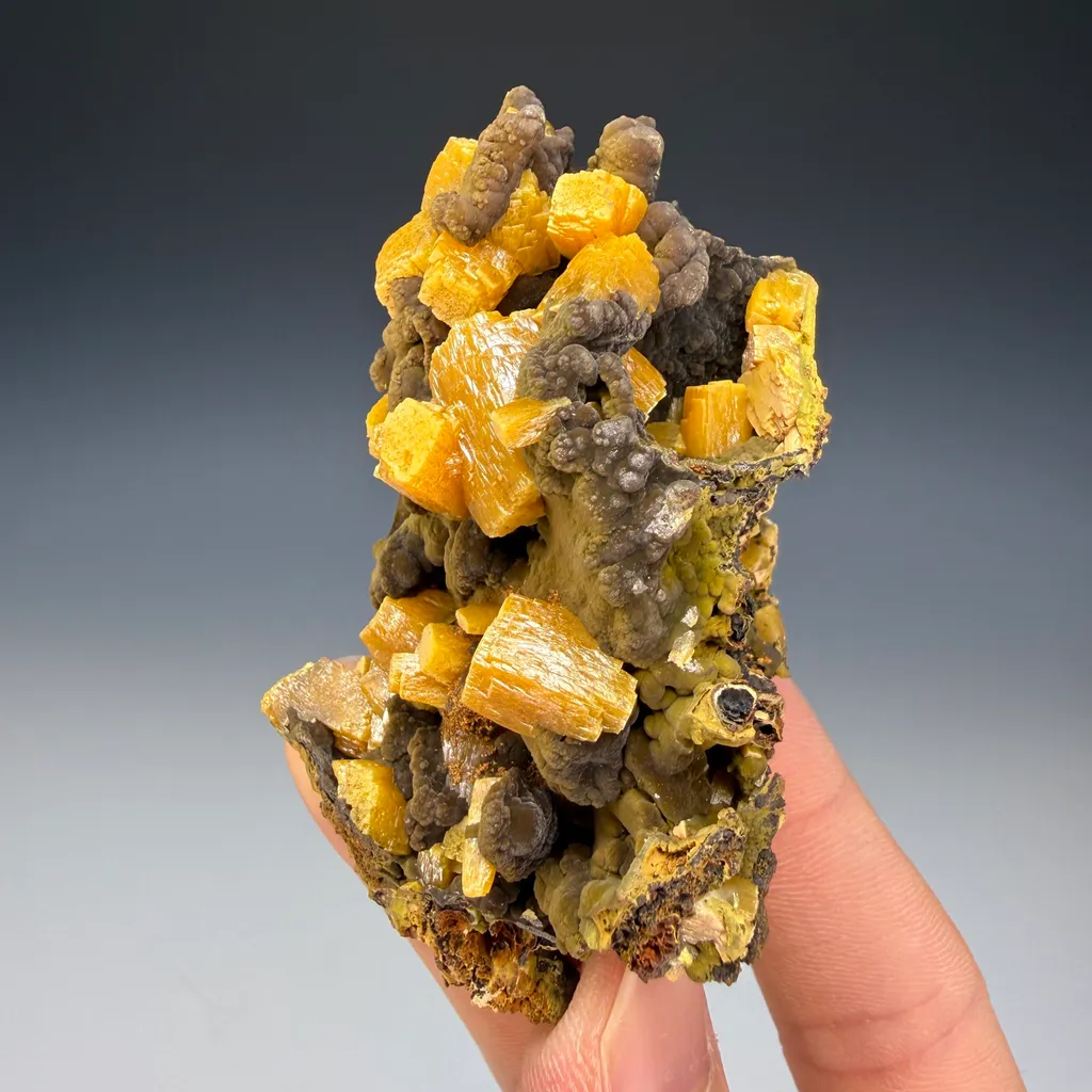 Wulfenite - image 3