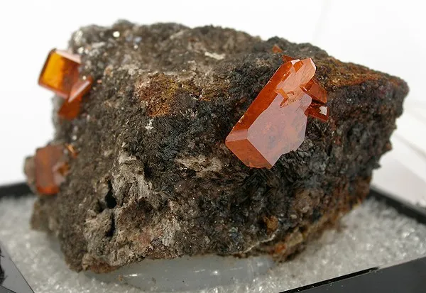 Wulfenite image