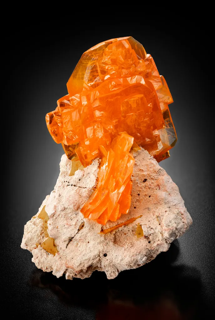 Wulfenite from Iran image