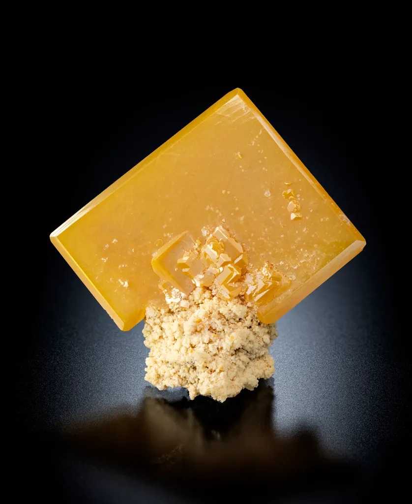 Wulfenite from La Morita Mine, Mexico image