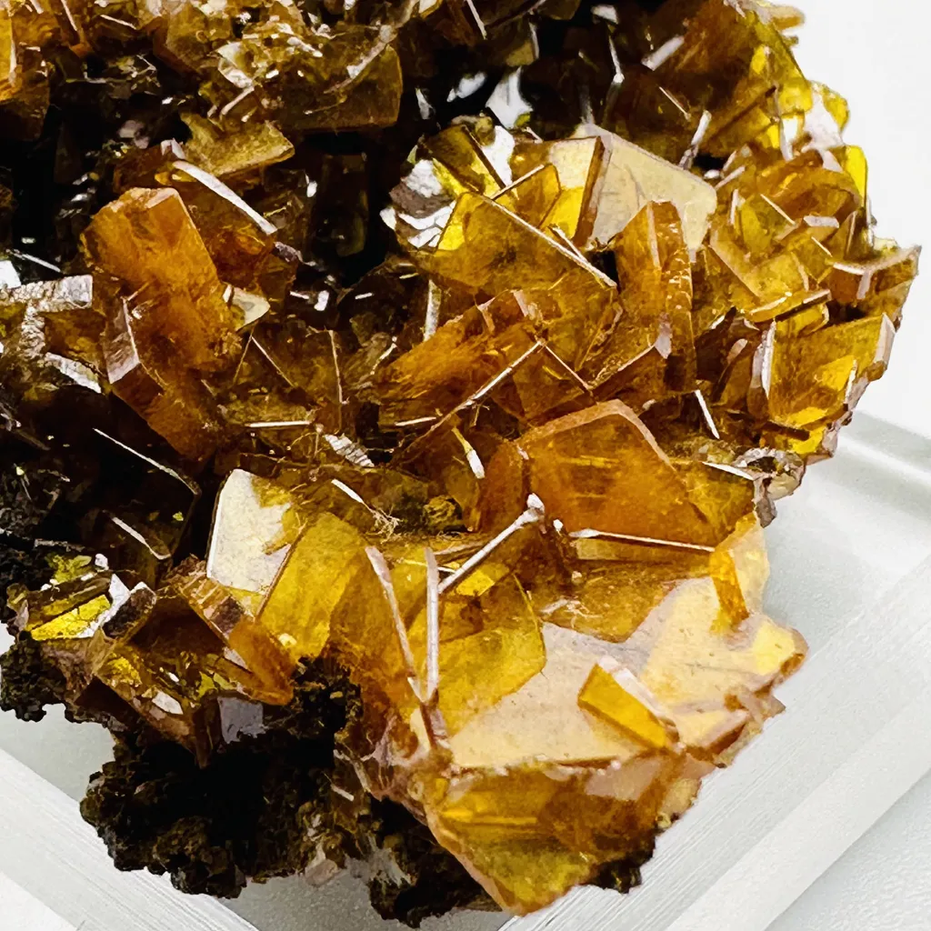 Wulfenite from Mexico, Chihuahua, Los Lamentos Mts - image 2
