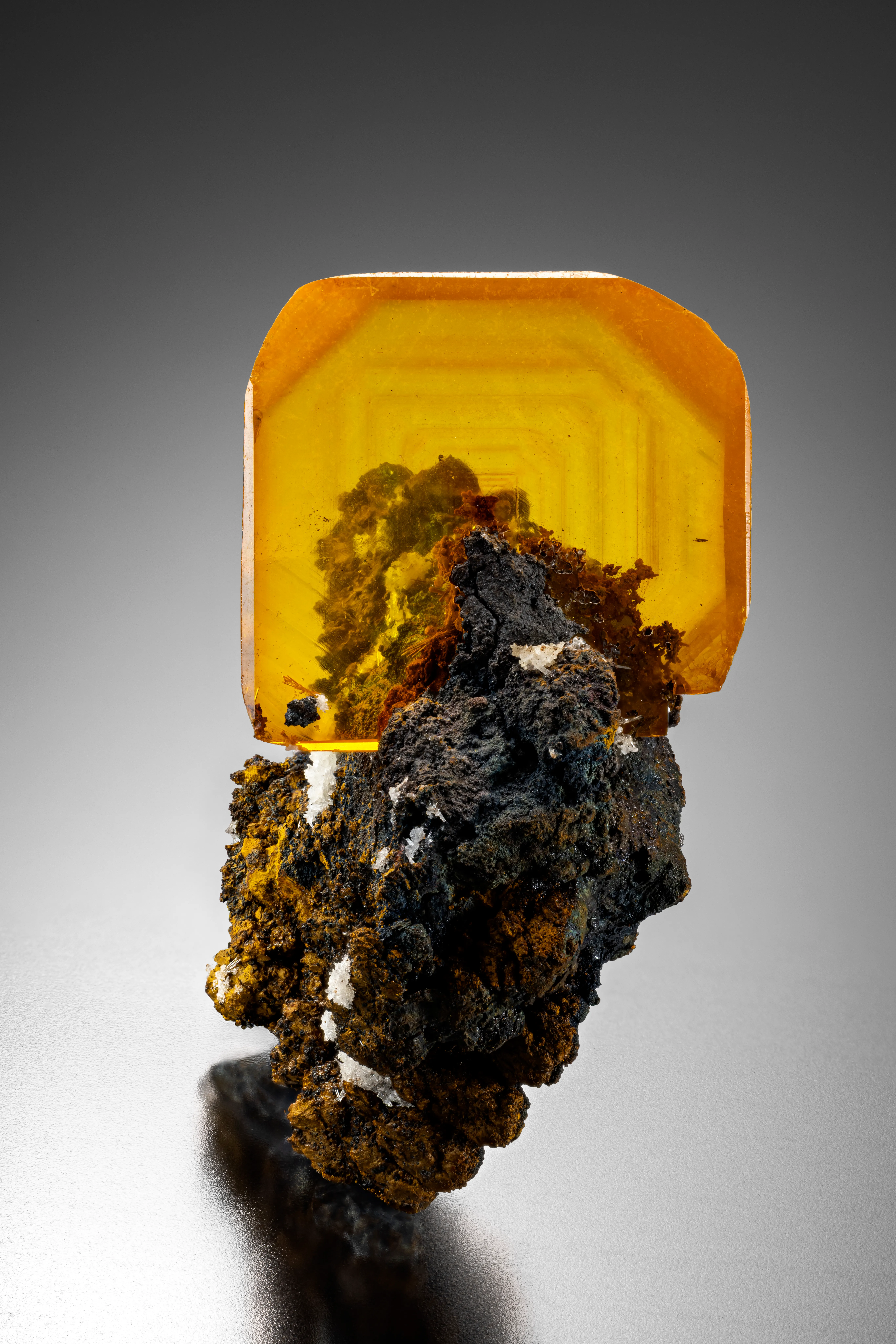 Wulfenite from Mexico, Chihuahua, Los Lamentos Mts, Erupción Mine - image 1