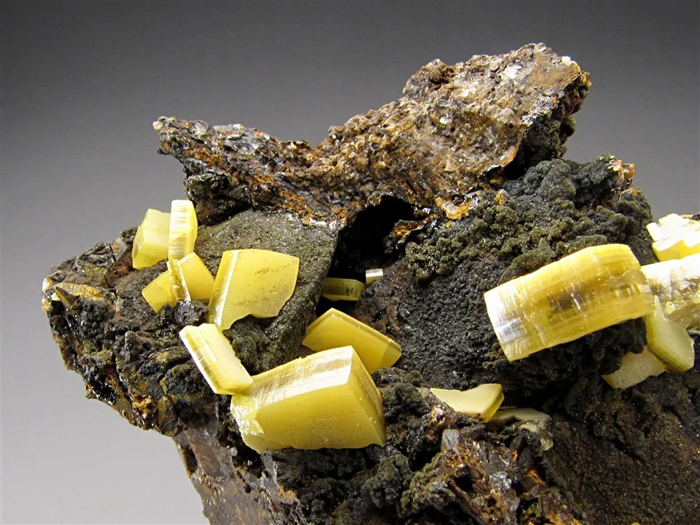 Wulfénite from Mexico, Durango, Mapimí, Ojuela Mine - image 3