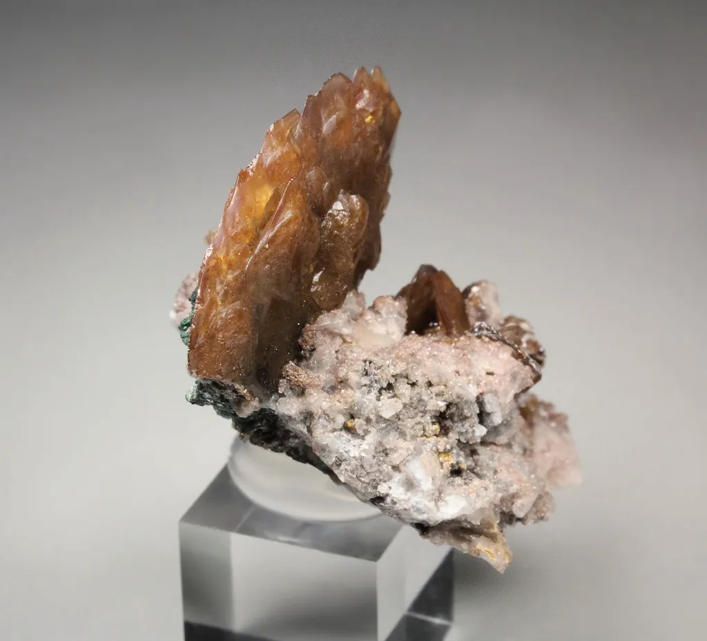 Wulfenite