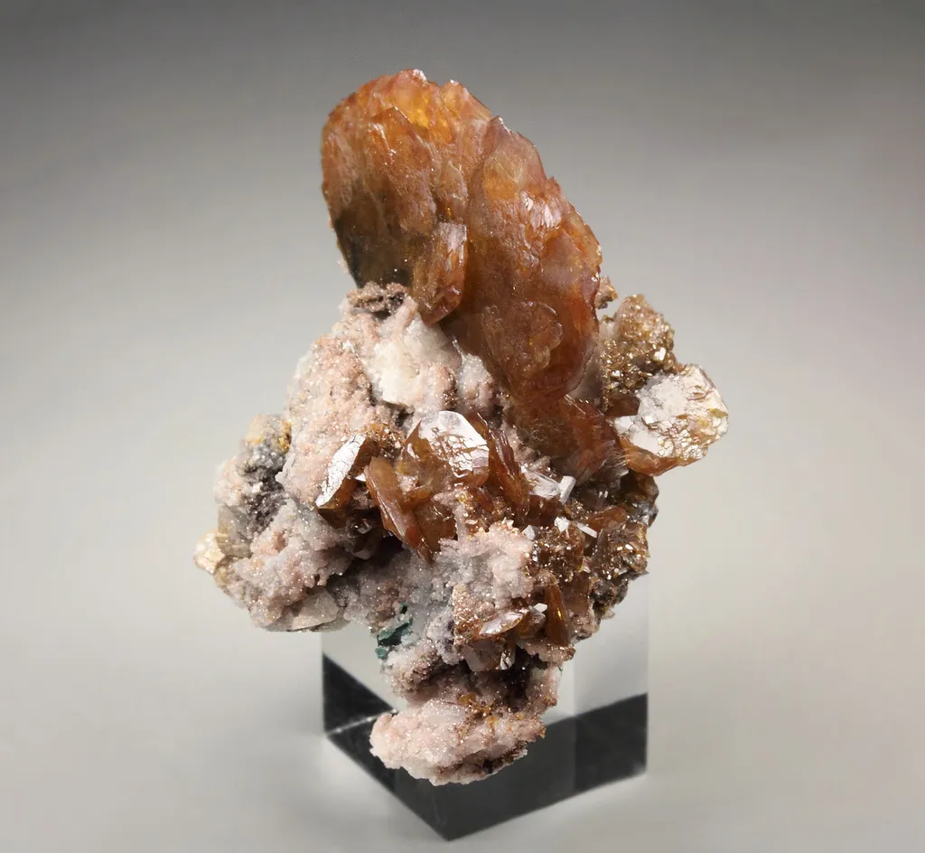 Wulfenite from Namibia, Oshikoto Region, Tsumeb, Tsumeb Mine - image 4