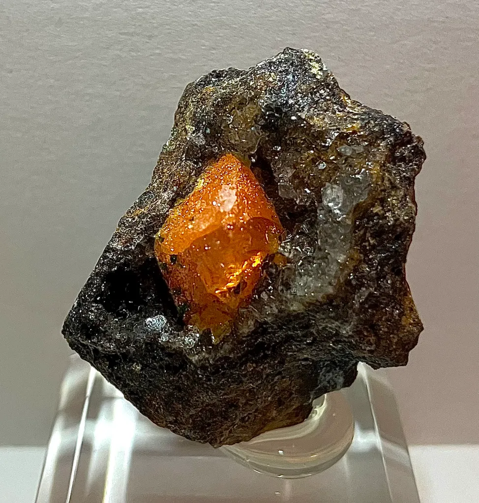 Wulfenite from Republic of the Congo, Pool Department, Mindouli District, Mindouli, Sanda Hills occurrences image