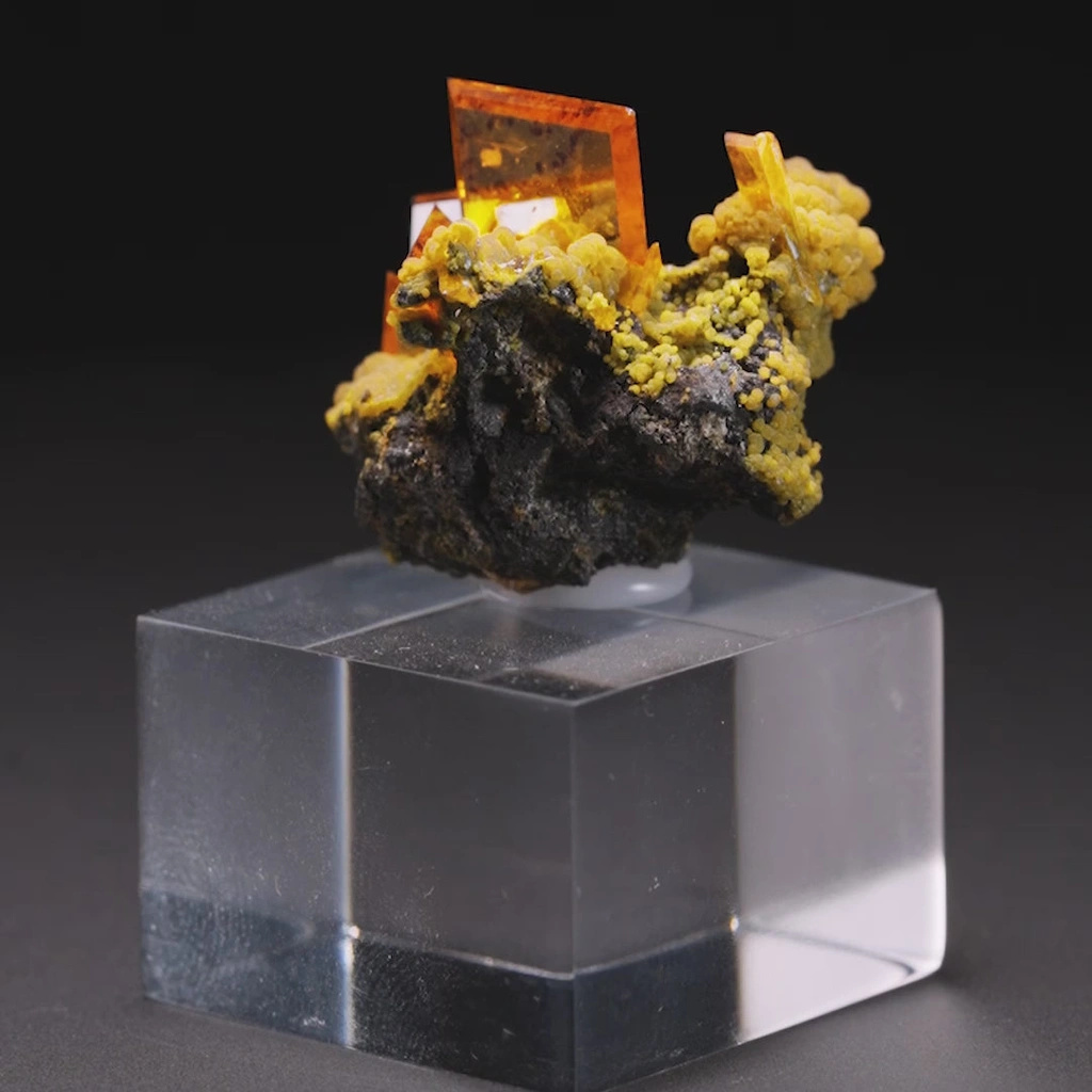 Wulfenite from San Carlos Mine, La Luz, Guanajuato Municipality, Guanajuato, Mexico - image 4