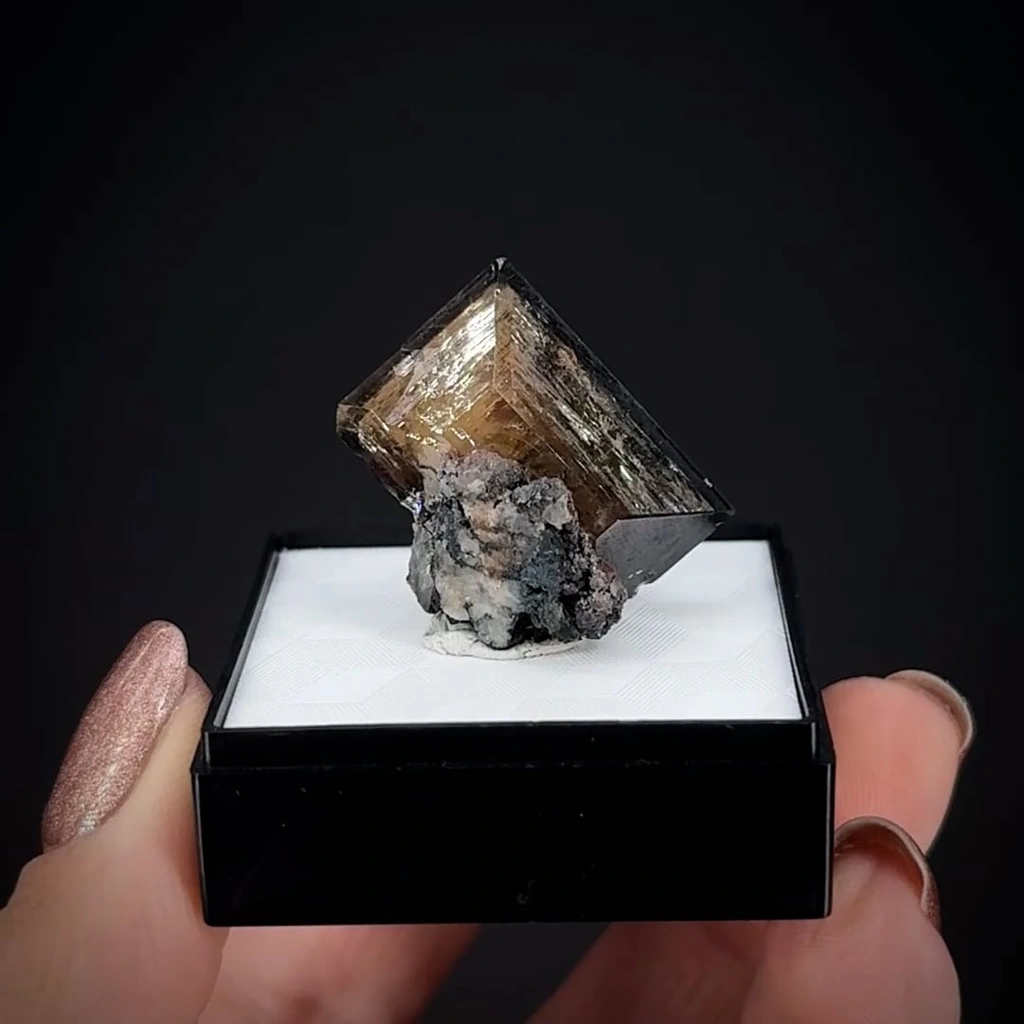 Wulfenite from Tsumeb, Oshikoto Region, Namibia - image 2