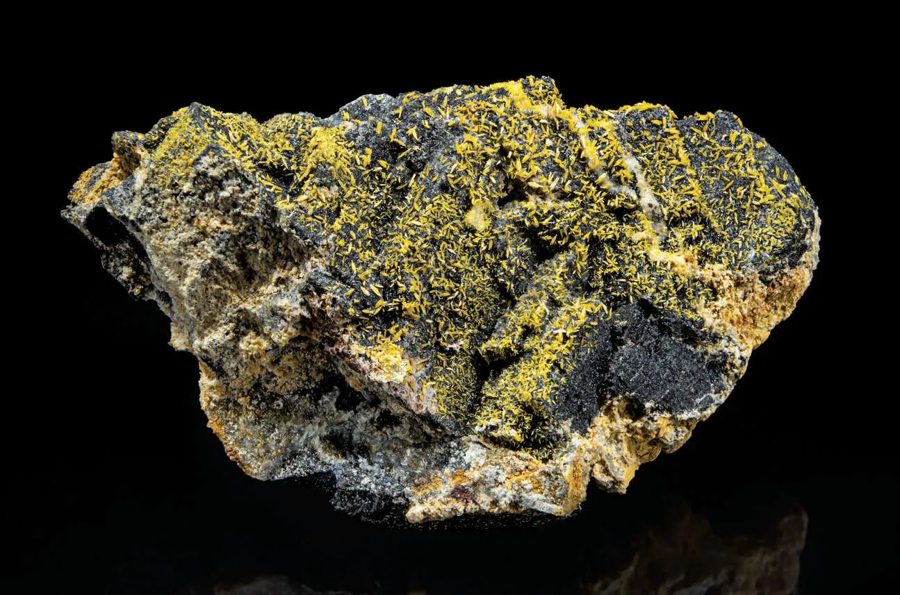 Wulfenite, Galena - image 1